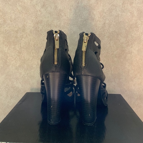 Call it Spring black heels US6.5 fits 7 - Picture 4 of 5